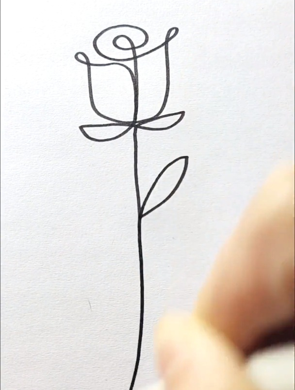 我也来试一下一笔画玫瑰花简笔画