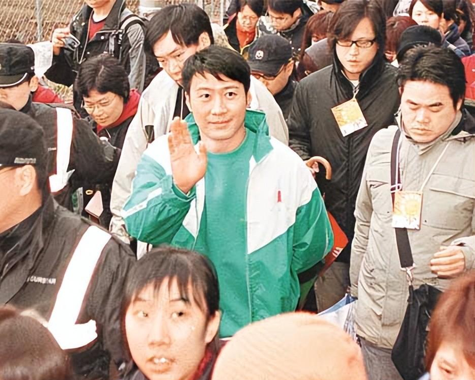 黎明,低调投身慈善,最早拿到联合国护照的华人