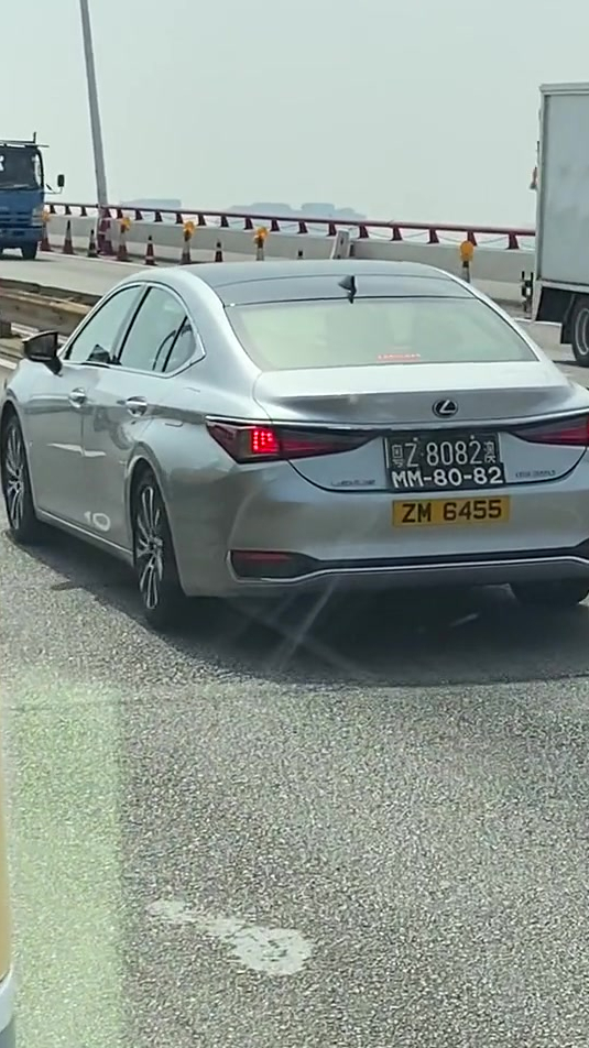 广东人真的低调,拿凌志挂粤港澳三地车牌,都快没地方挂了!