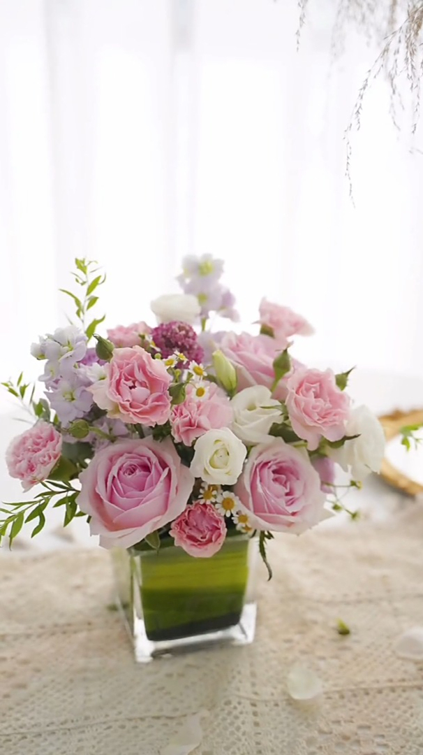 玻璃方缸宴会餐桌花插花教程