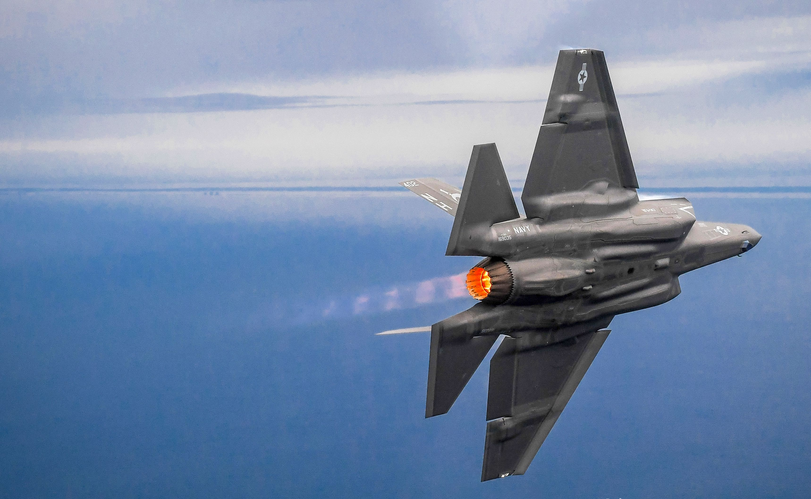 美媒:歼20越来越顺,已有10个旅,f35却因故障损失500架战机的钱