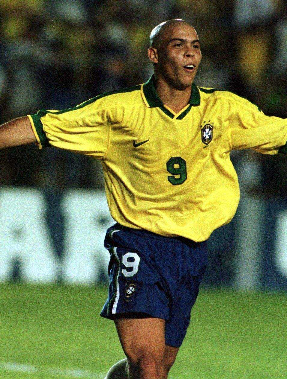 如果没见过罗纳尔多统治足坛的恐怖,你就不会明白他为何叫外星人-度小