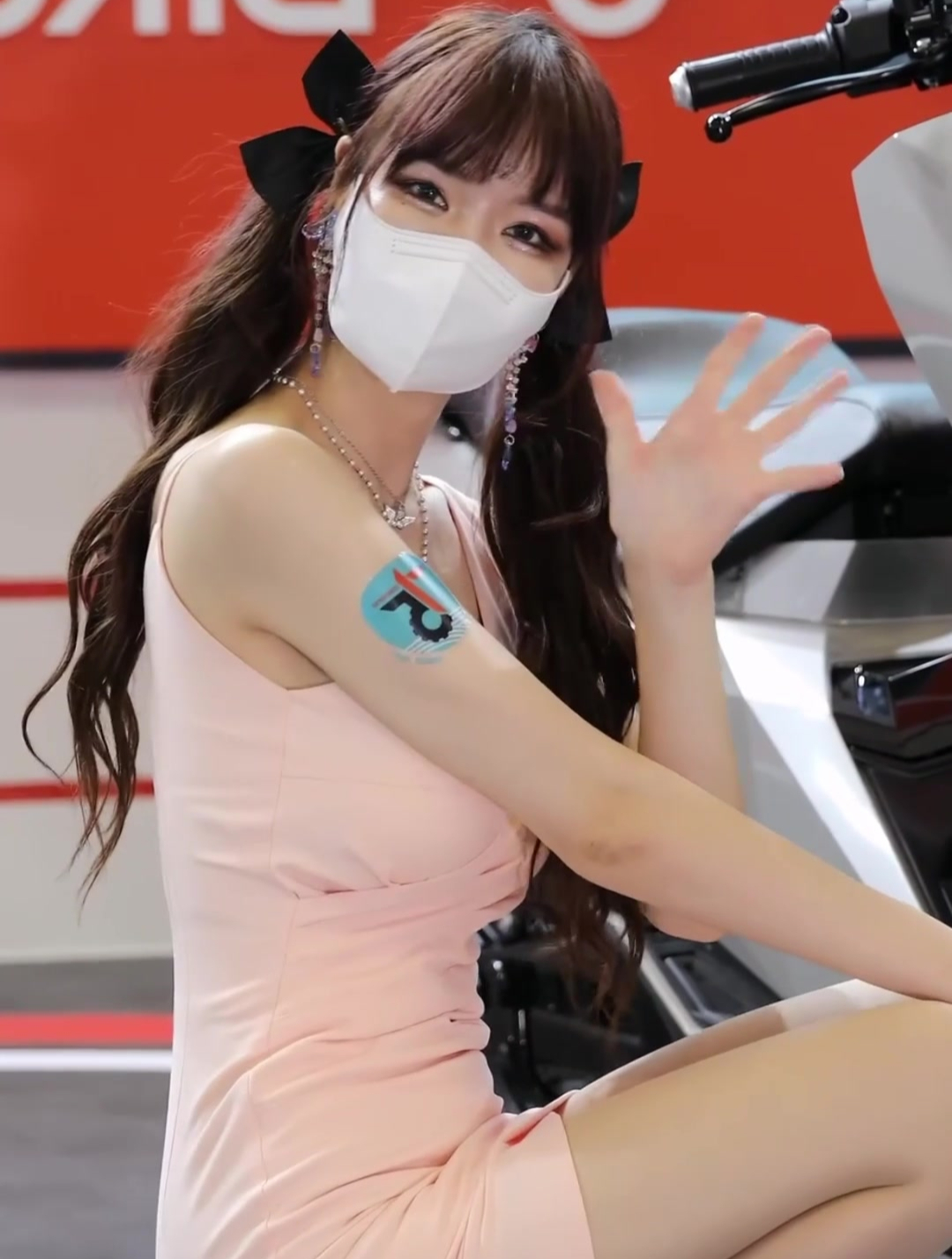 赛车模特闵汉娜,精彩视频第11弹,精致容颜婀娜身姿,魅力十足-度小视