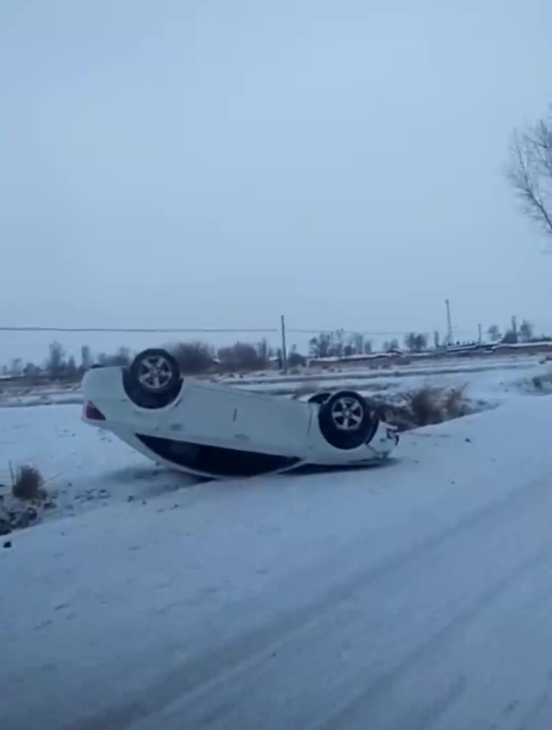 这就是猛踩刹车的后果太吓人了