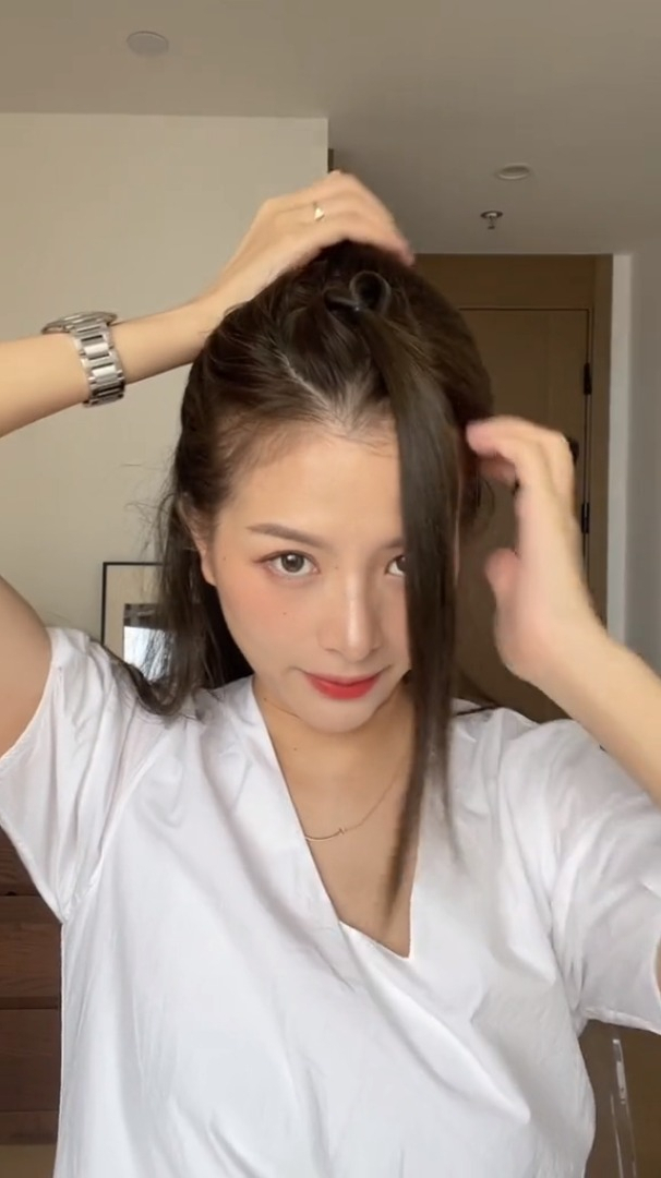 有手就会扎3步搞定蓬松高颅顶半高马尾教程