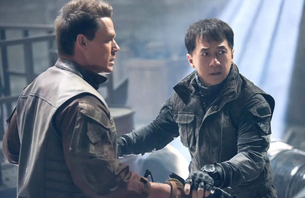 成龙动作新剧在北美上映,电影《狂怒沙暴》到底值不值得一看?