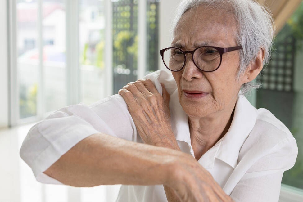 身体好不好,骨骼知道!老年人常见4种骨健康问题,别不当回事