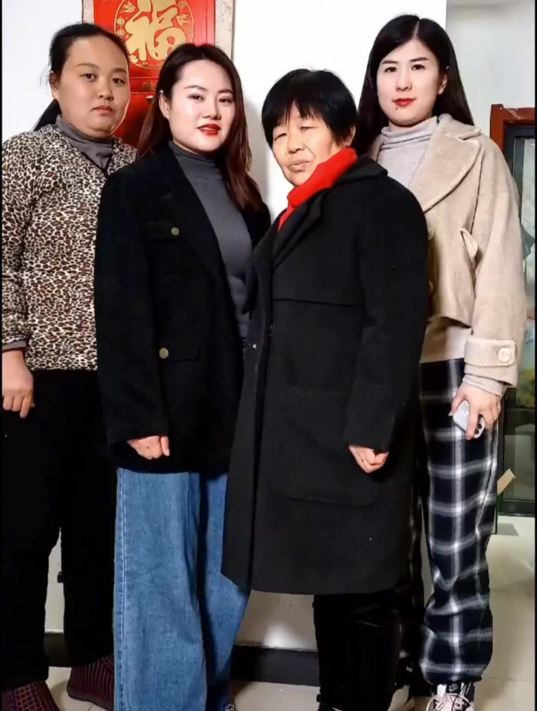 娘家妹妹来到姐姐家,看到姐姐受的委屈,忍不住和大姑姐怼起来!