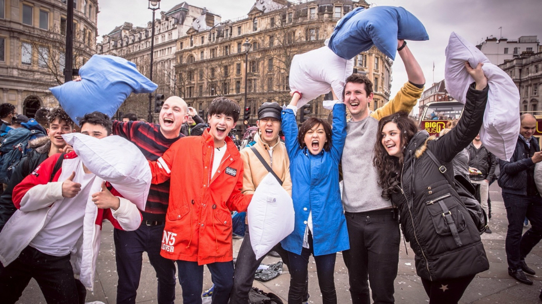 《花儿与少年5》再传新阵容,迪丽热巴依然在列,芒果强塞自家人