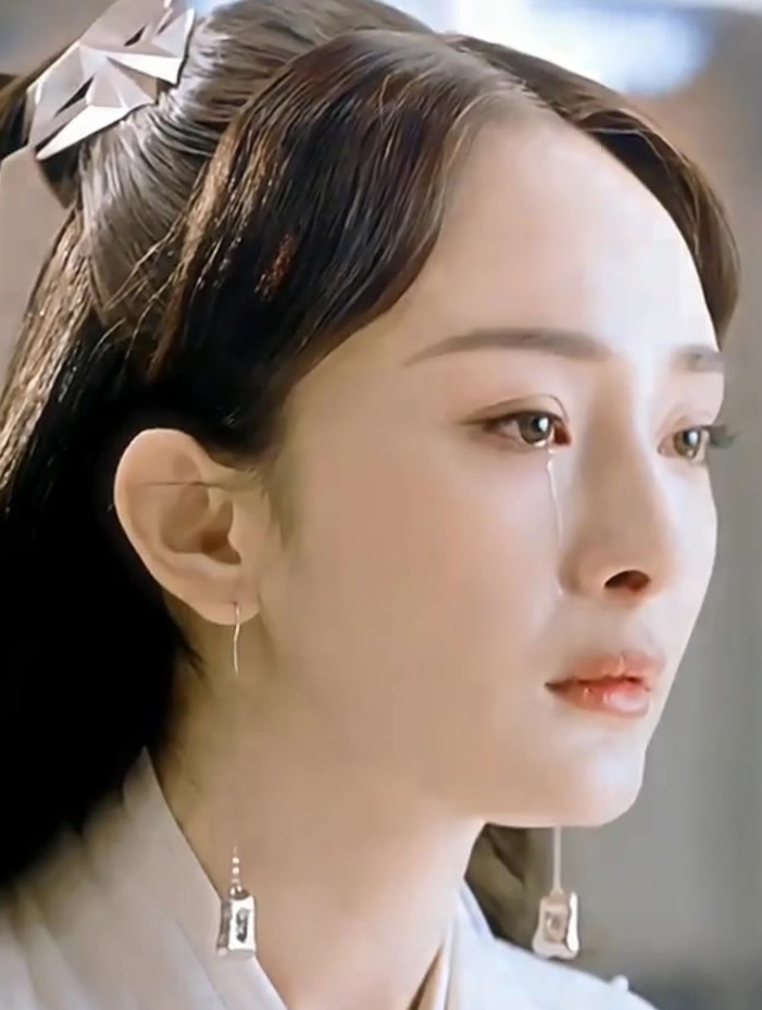 美人落泪,看得我都心碎了