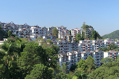 广东澳洲山庄,老板和业主同住烂尾楼,20多年没跑路