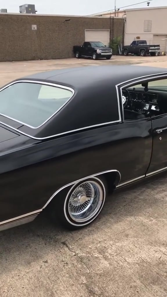 雪佛兰montecarlo老爷车