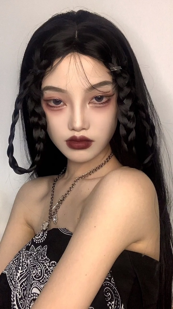 圆脸不好惹的拽姐妆