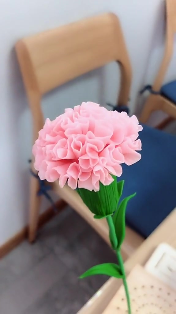 粘土作品怎么能少得了康乃馨呢