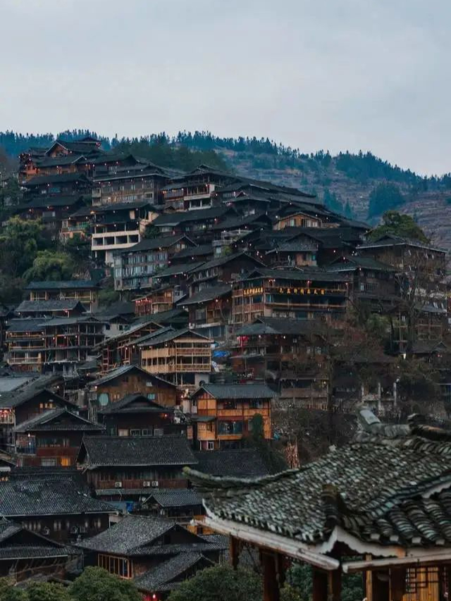 贵州省黔东南苗族侗族自治州雷山县西江苗寨民居