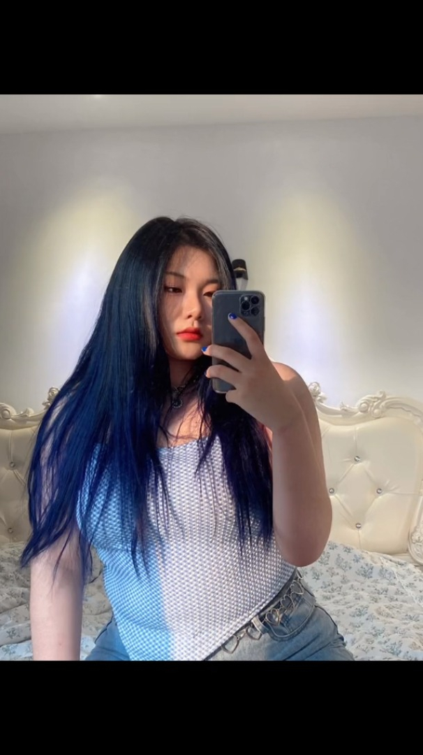 入门级胖妹妹必看拍照对镜拍辣妹照小技巧-度小视