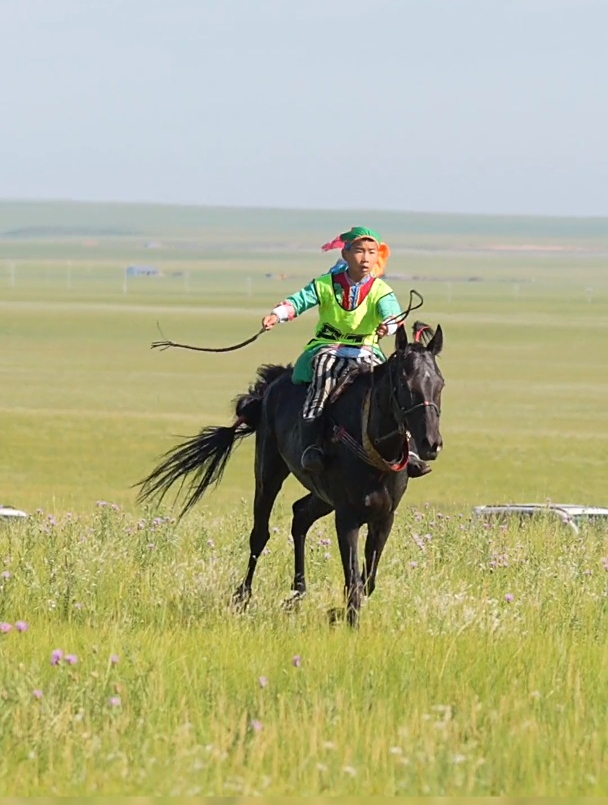 61里草原赛马,网友:这才是少年该有的模样-度小视