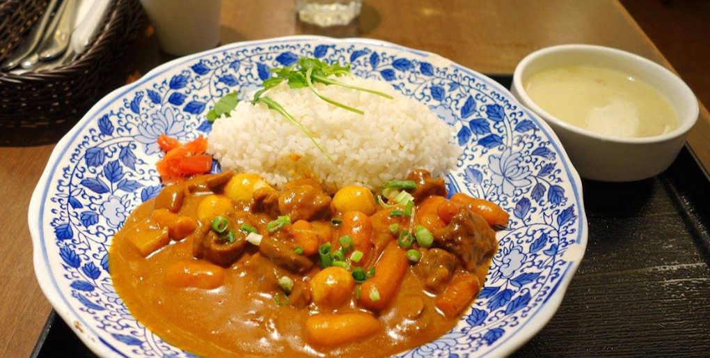 二战伙食:日本海军的日式咖喱饭,战后成为国民美食