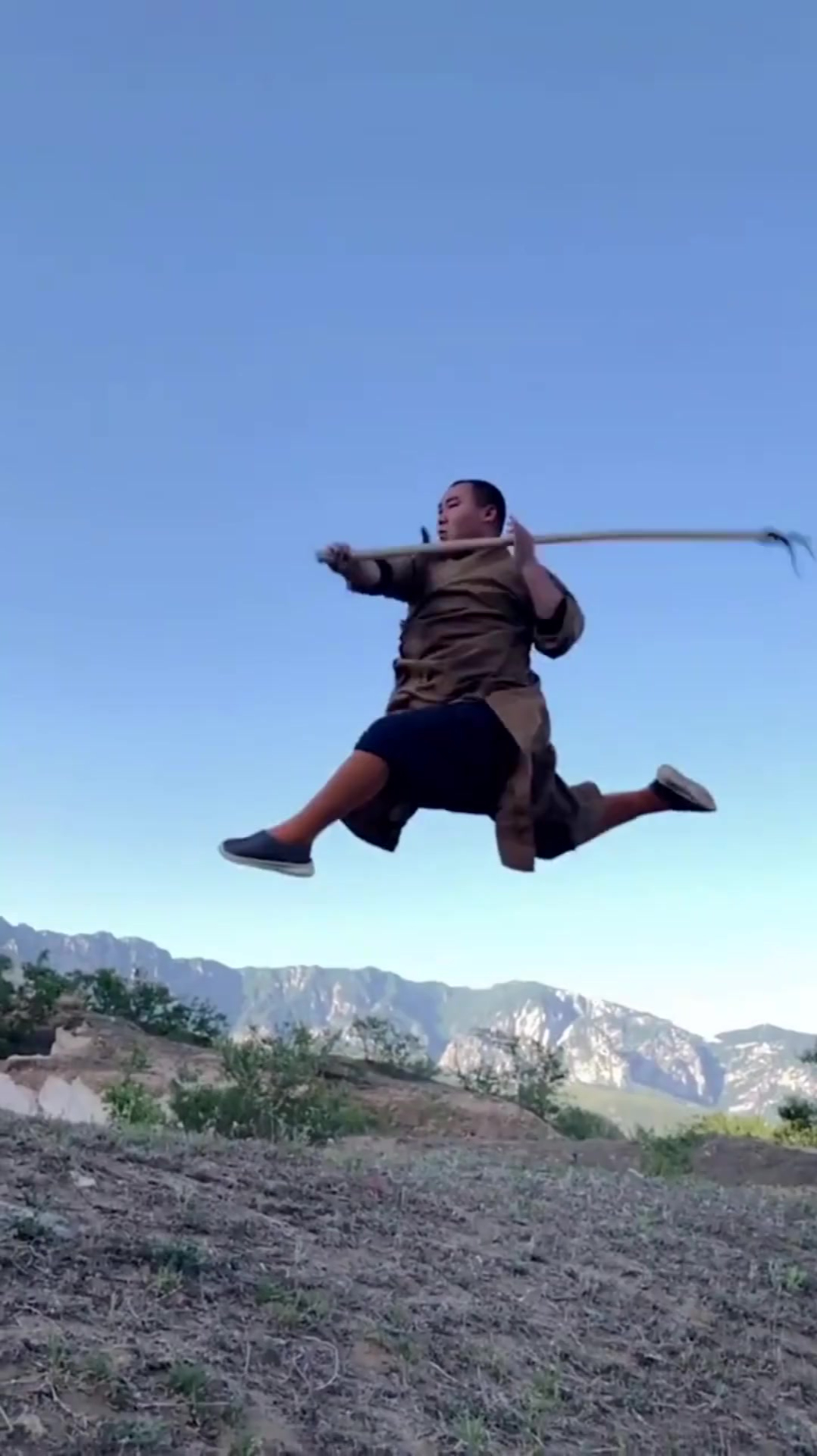 这才是真正的民间高手,苦练招式"回马枪",第一次见开眼界!