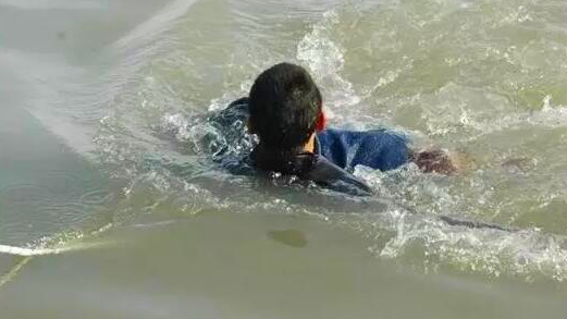 河北17岁韩兴博因救3女子而牺牲,3女子竟留言称:是我求他救的?