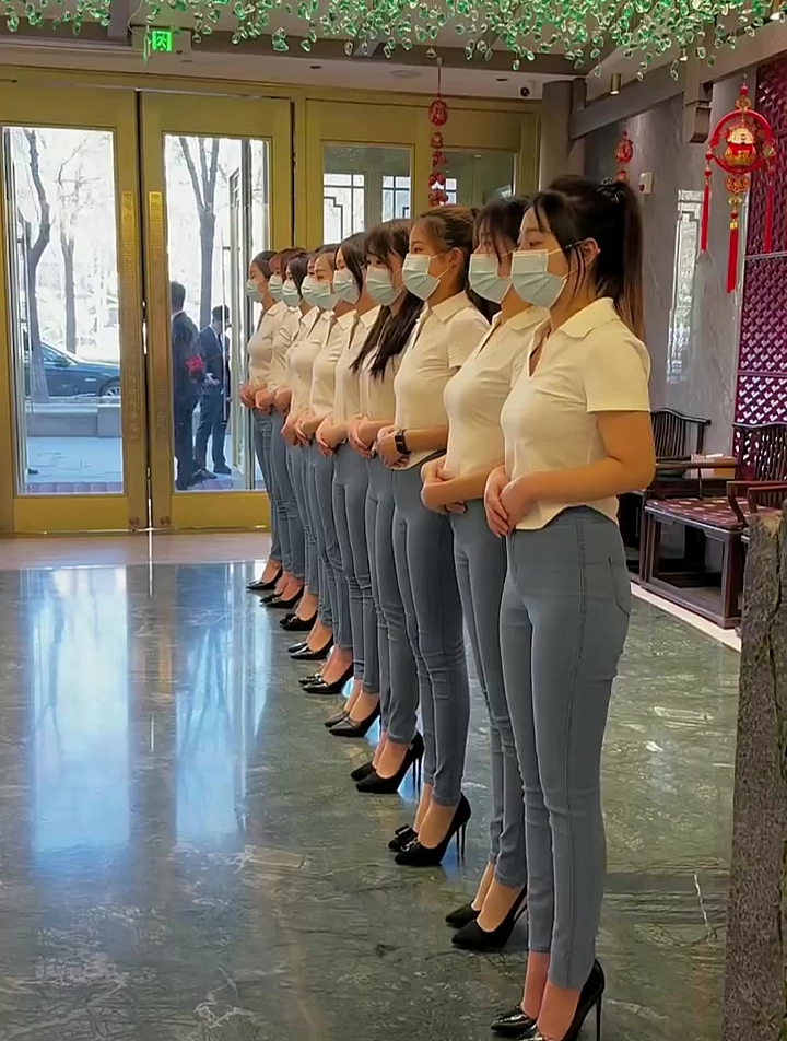 技师小姐姐的早会开始