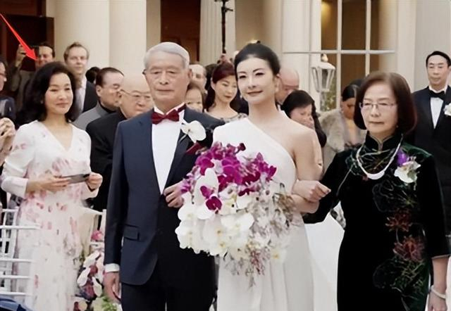 "芭蕾皇后"谭元元结婚,和小8岁富豪结婚,和土豆总裁成过去式