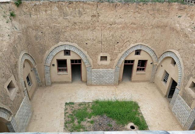 冬季地窖温度较高,古代穷人为何不挖地窖避寒,而在户外被冻死?