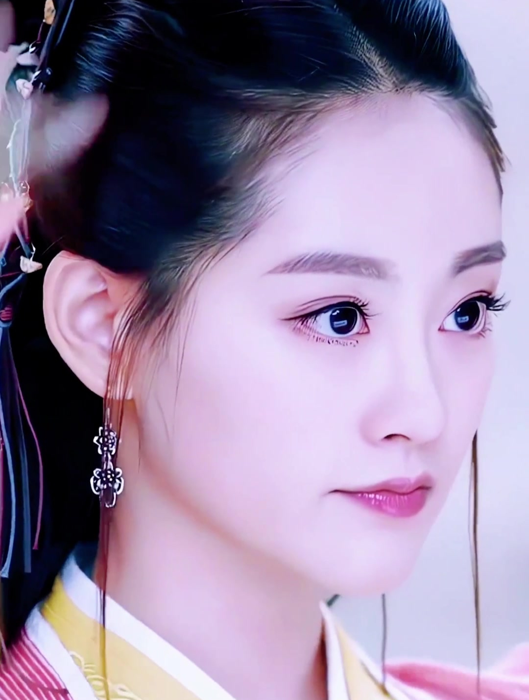 "精灵少女"祝绪丹又惊艳,古装造型亦正亦邪,实力演绎古风神韵-度小视