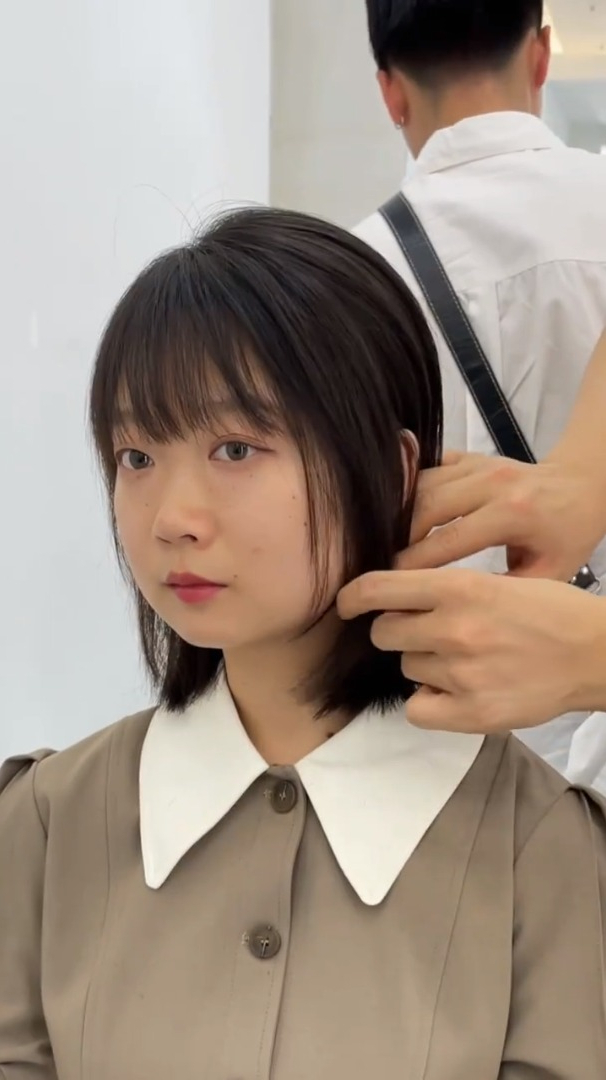 脸型圆梨形脸做什么发型既减龄又好看-度小视