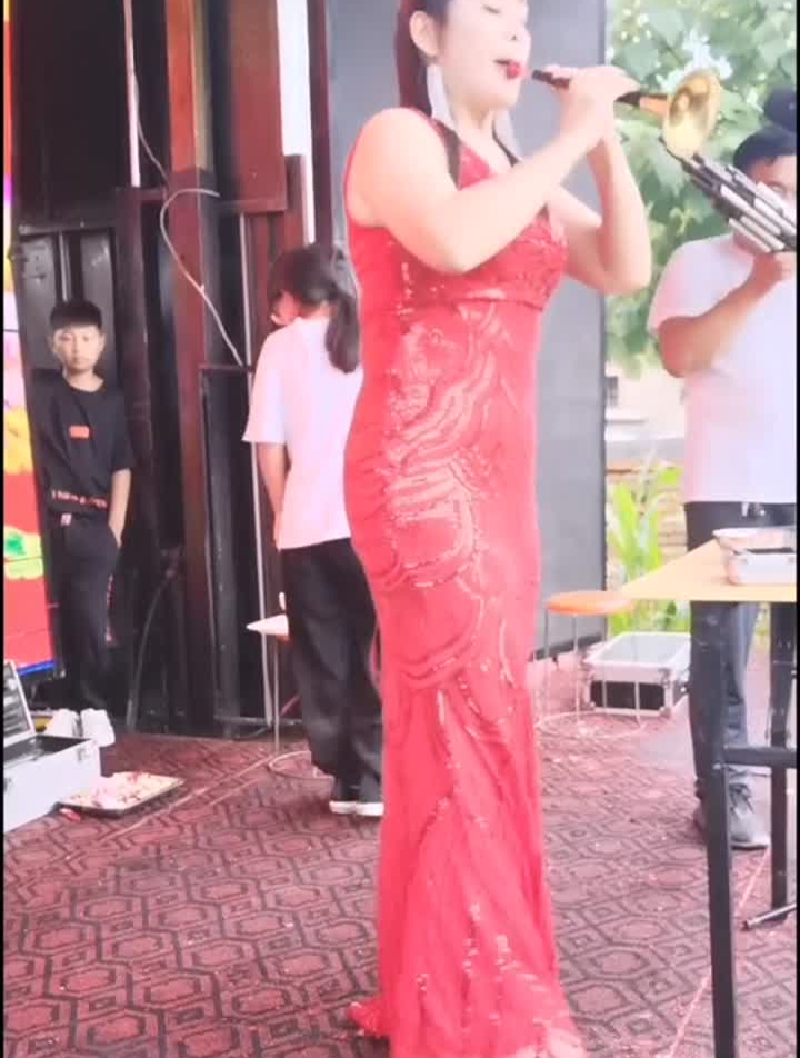 对棚演出八半现场期待您大驾光临哦谢谢支持哦