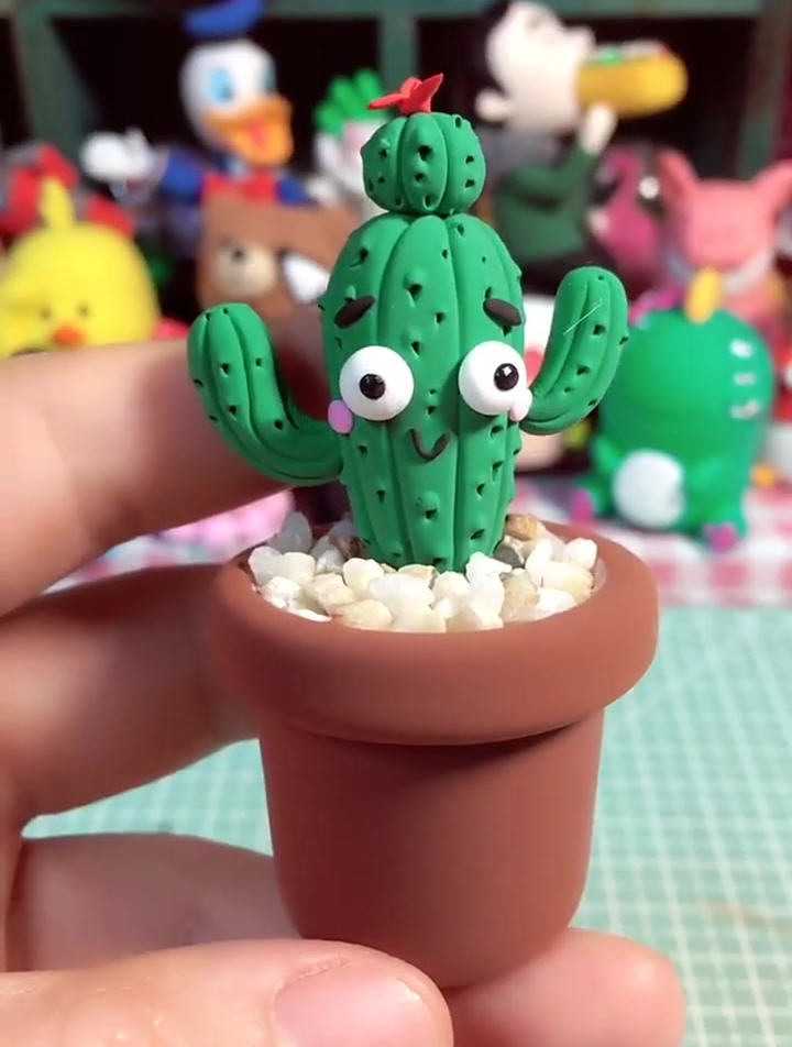 超级简单的迷你仙人掌教程,我新出版的《超有趣的黏土魔法书》-度小视