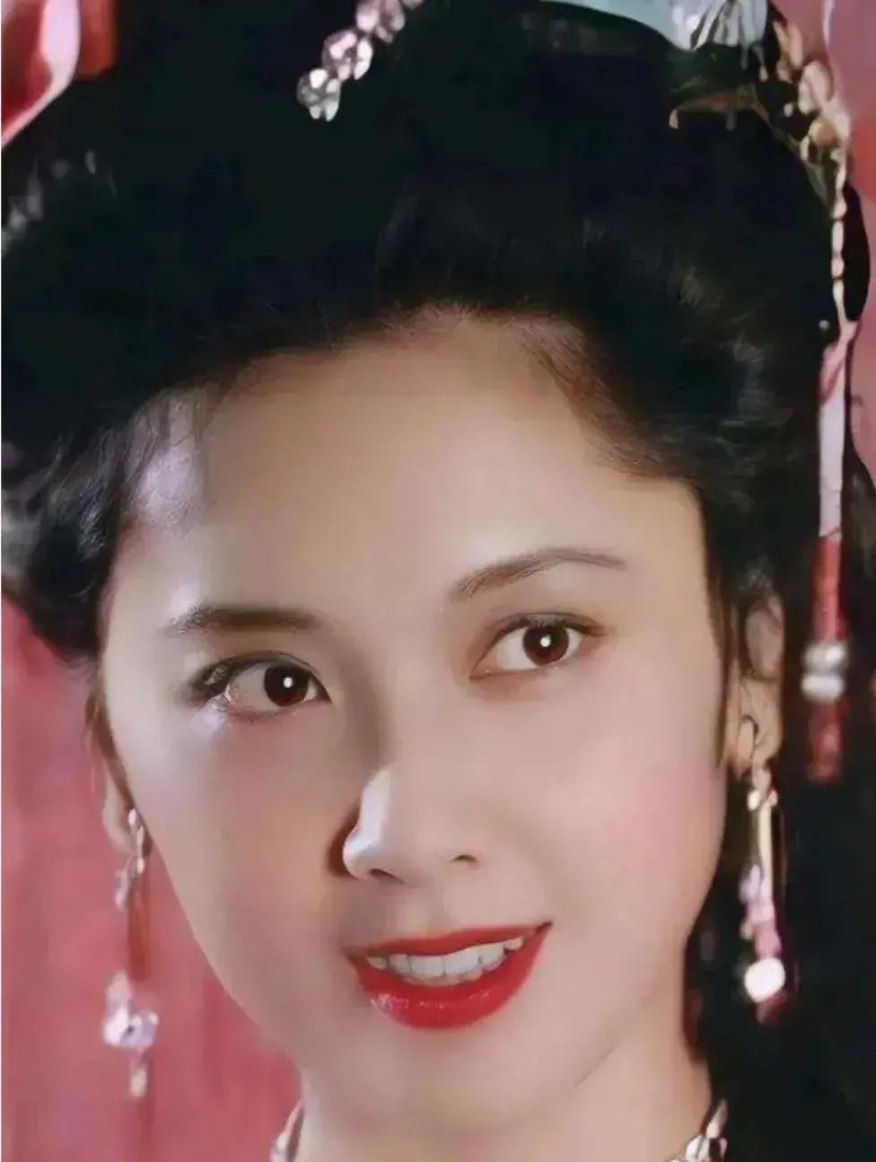 80年代古装美女图片