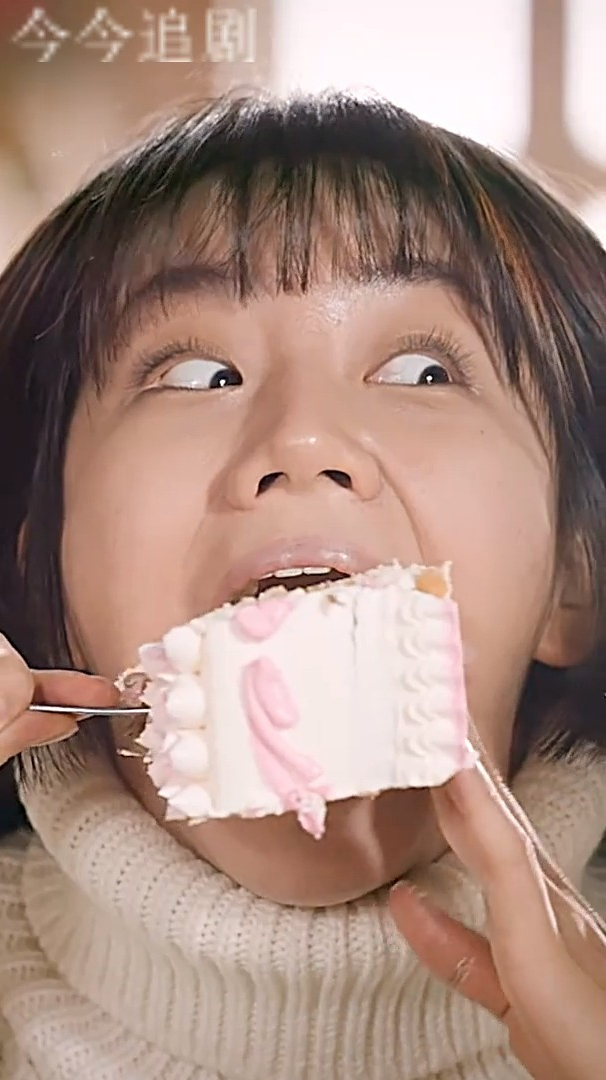 请回答1988张最大的嘴吃最大块的蛋糕大嘴少女成德善