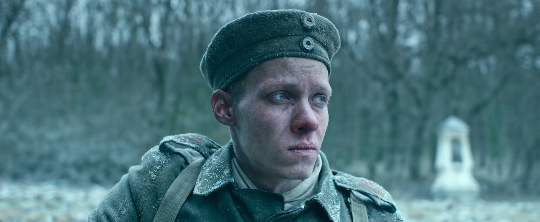 战争片《西线无战事》:获奥斯卡九项提名,反战电影里的神作