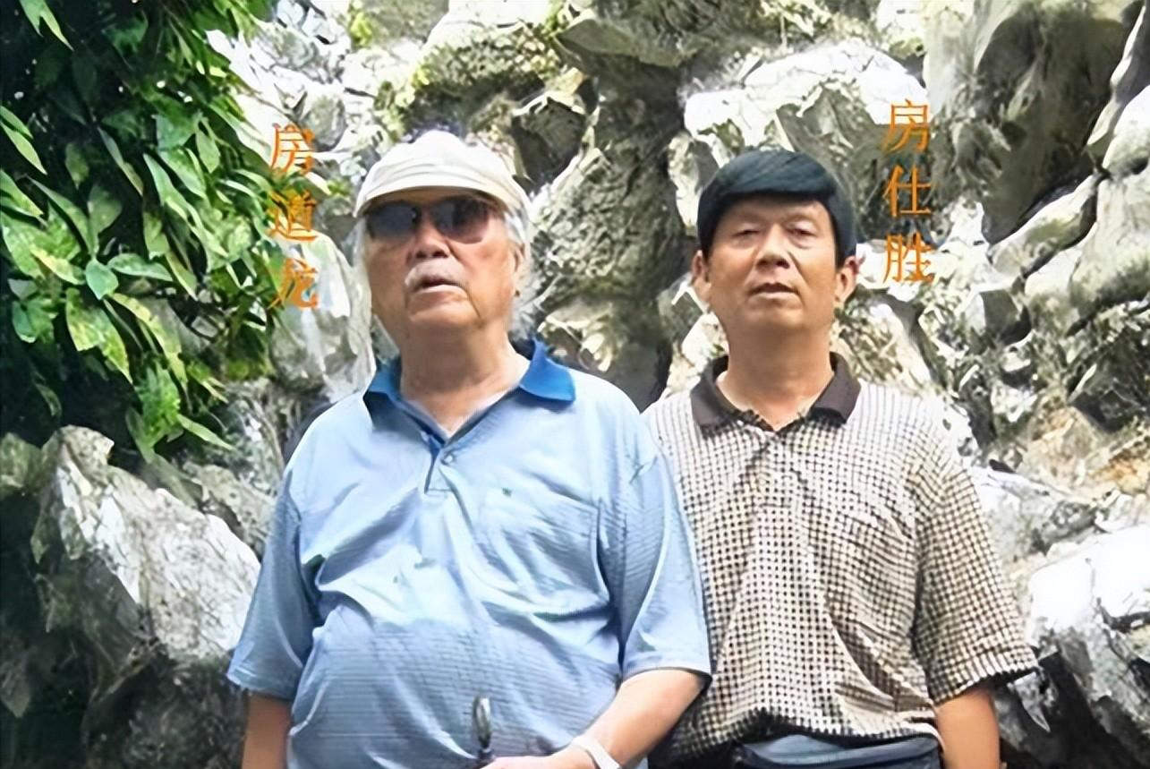 房道龙留下幼子,只身前往澳门