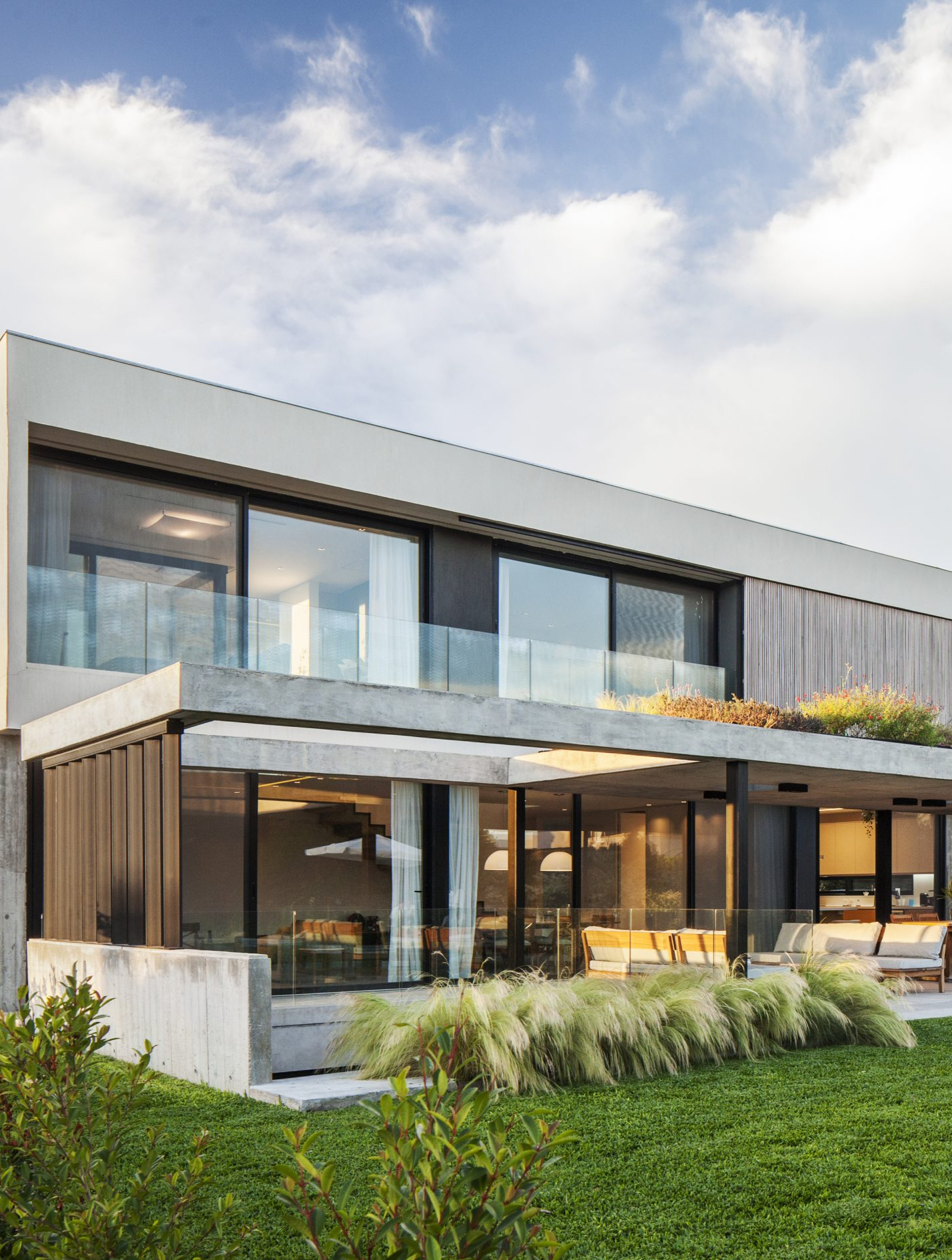 清水混凝土别墅建筑面积:680㎡(带地下室)-度小视