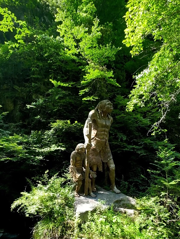 房县野人谷景区,狩猎归来景点,古时候人的是怎么生活的呢?