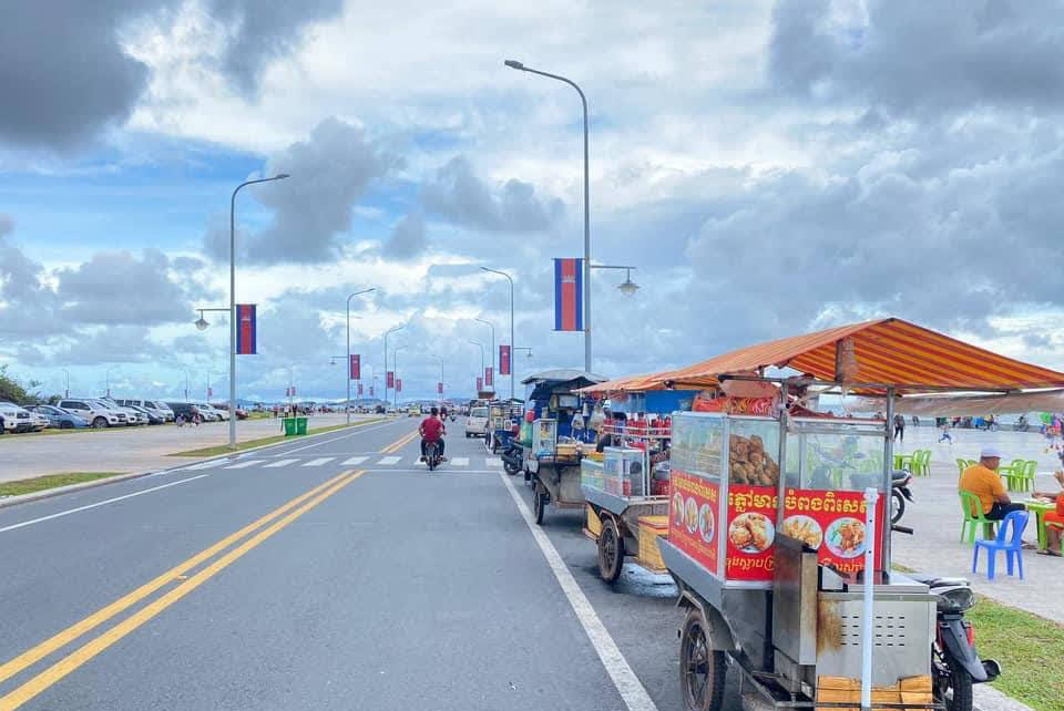 柬埔寨西港禁止商贩在海滩上摆摊