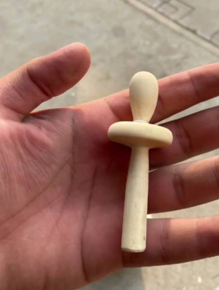 舅舅手工自制作,花椒木磨牙棒,迎接大外甥的出生-度小视