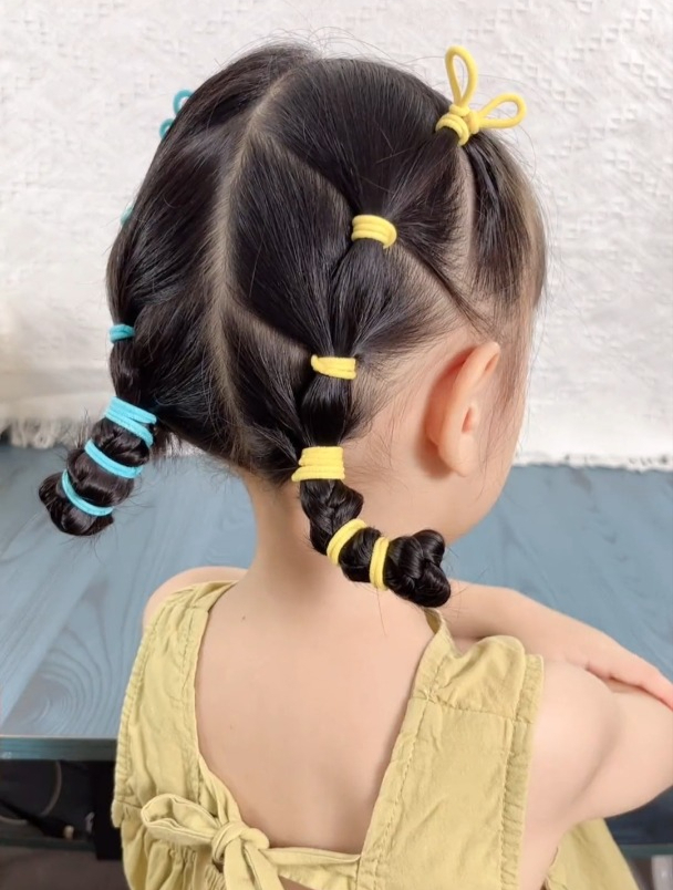 可爱兔耳朵,小女孩怎样扎头发好看又简单