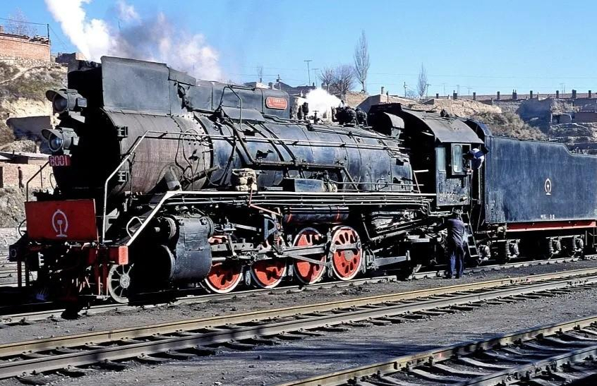 1986年,平齐线三林站列车侧面冲突事故:为赶时间列车任性超速