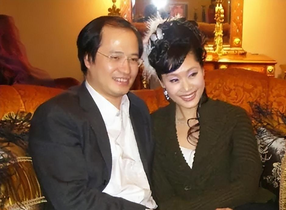 于文华再婚嫁未婚小伙22年没有生下孩子如今的她幸福吗