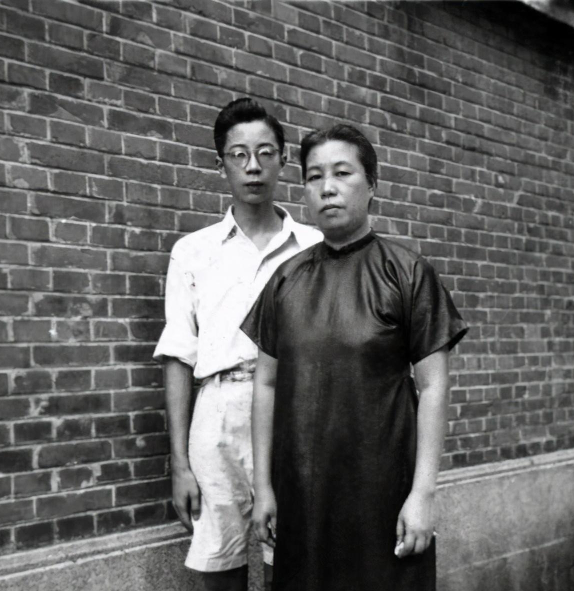 周作人对鲁迅与许广平,周建人与王蕴如这两对夫妻的关系一直不满,听说