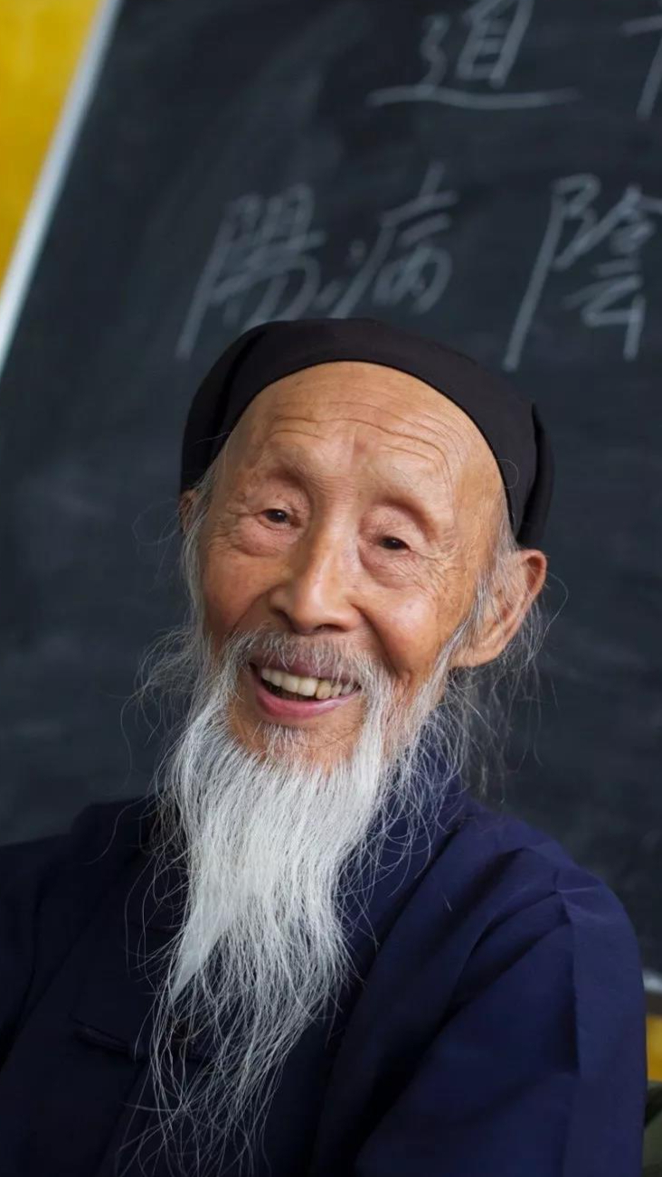 张至顺教您打坐的技巧