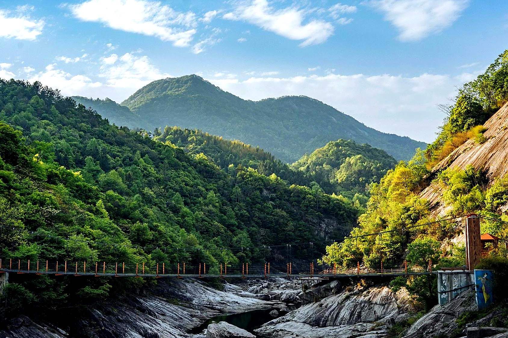 皖西大裂谷:只有通过三道闸的人,才懂得这里的美