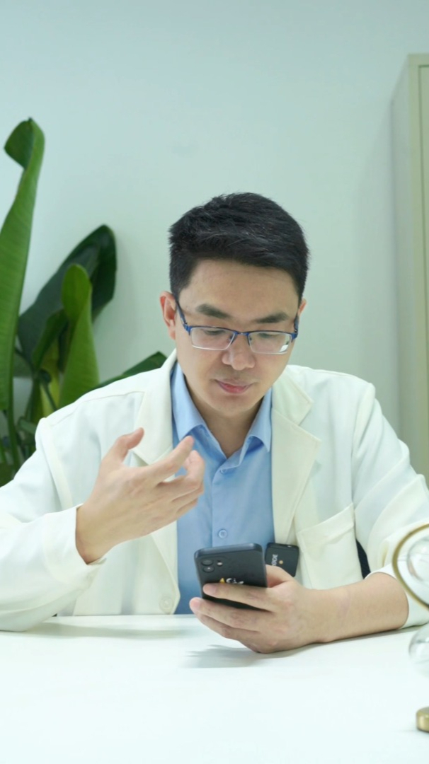 陈志兵熬夜眼袋口播视频