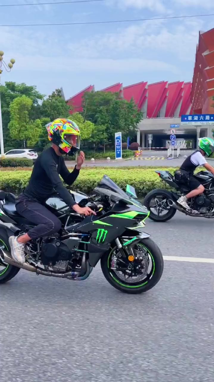 接你的王子不一定骑白马也可能骑川崎h2