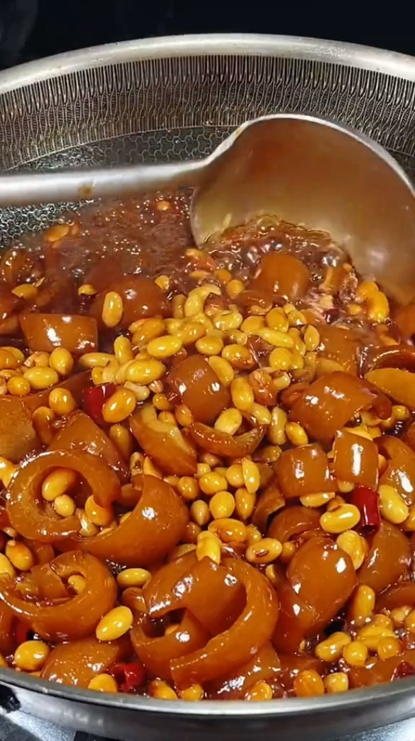 黄豆焖猪皮 美食教程