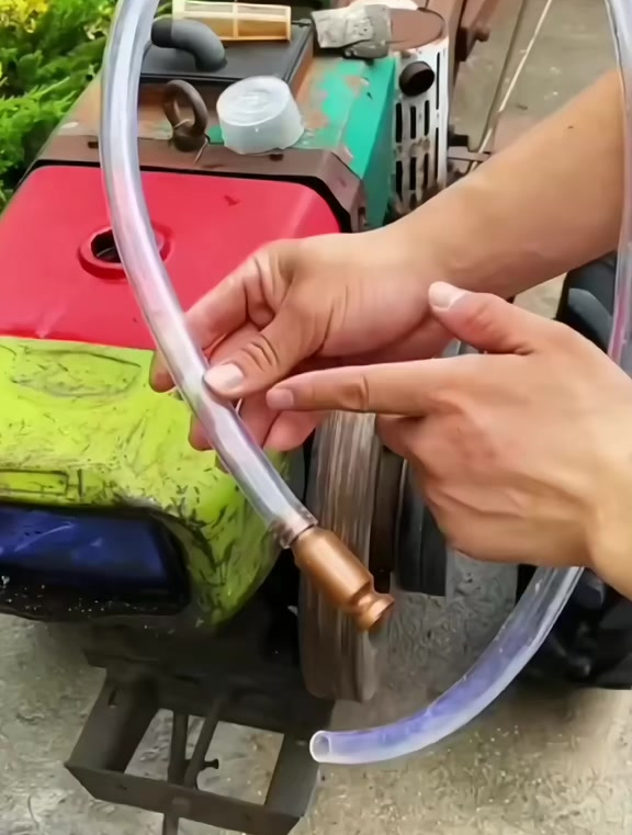 你见过这种抖一抖就能抽油抽水神器吗,抽水加油都好用