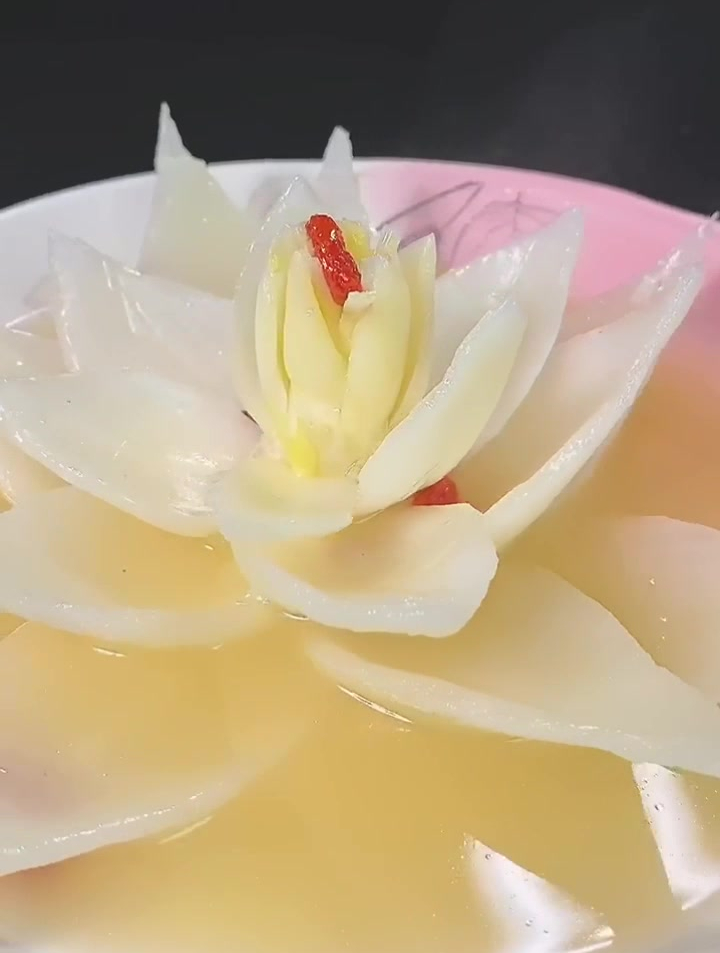 白菜开花百财进家逢年过节做这道莲花白菜寓意非凡